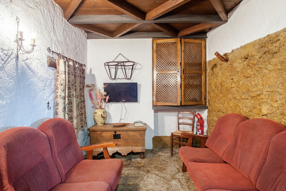 Charming Farmhouse Retreat, Algarinejo