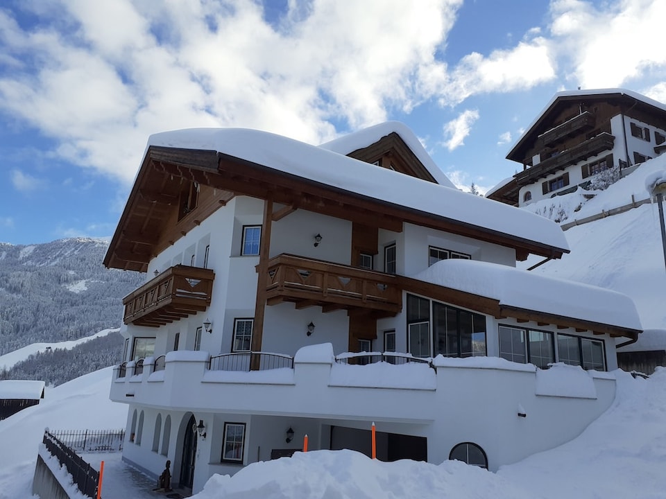 Apartment in Hochgallmigg near Ski Lift, Landeck, Tirol
