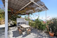 Villa en Arenas con Vistas al Mar y Piscina