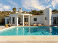 Villa in Arenas mit Meerblick und Pool