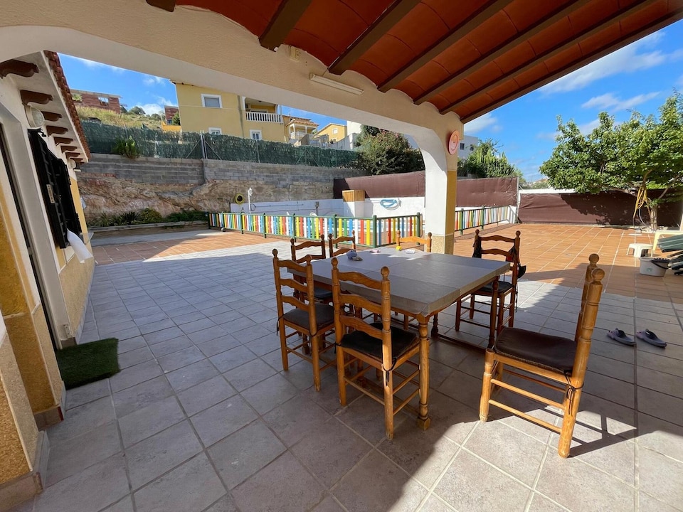 Pet-Friendly Villa with Pool, Vendrell