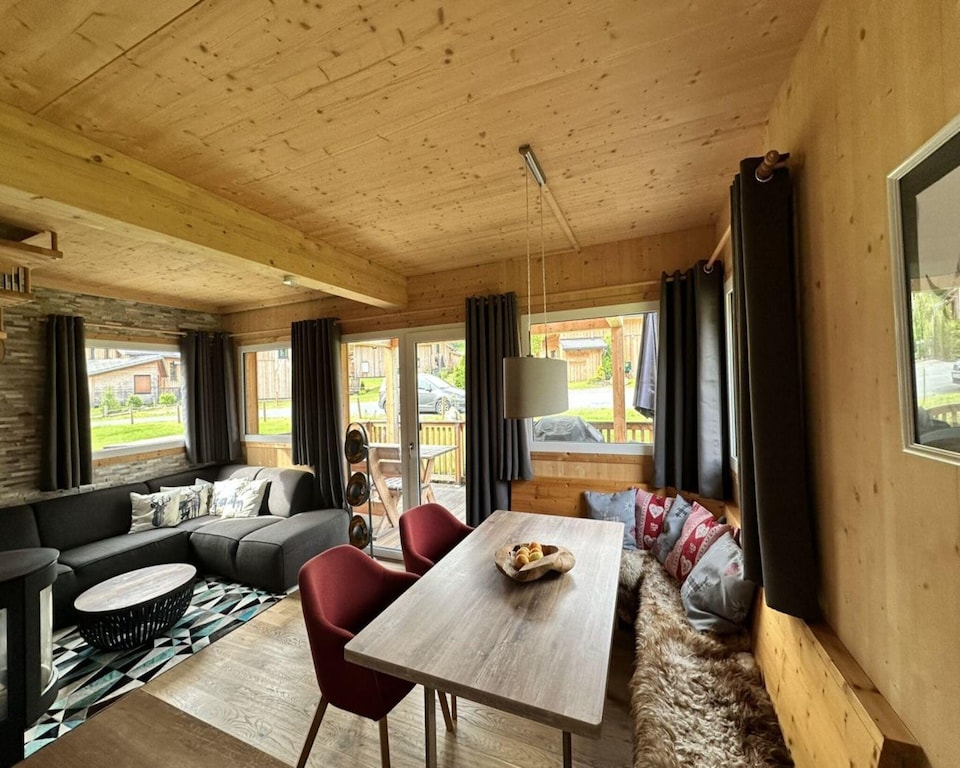 Appealing chalet near ski slope, Sankt Georgen am Kreischberg