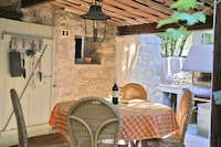 Charmantes Haus in Viens mit Privatpool