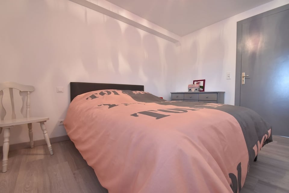 Cosy holiday home by the lake in Saint-Louis, Saint-Louis