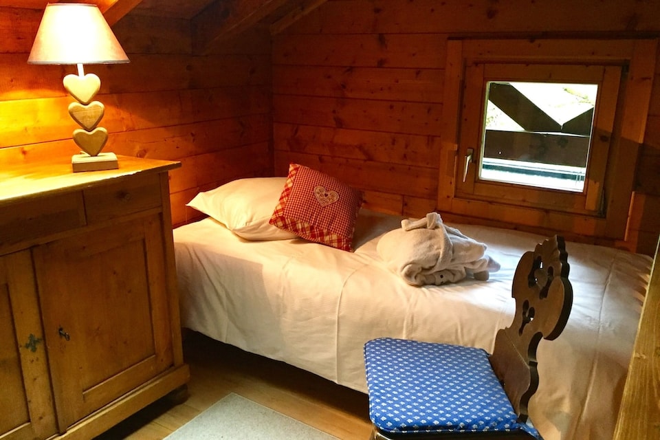 Chalet near Bitche with Private Sauna, Bousseviller