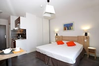 Modern Seaside Apartment