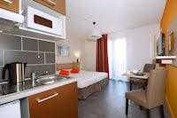 Beach Apartment w/ Balcony