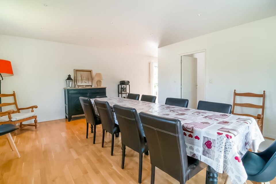 Spacious Forest Retreat, Viroinval