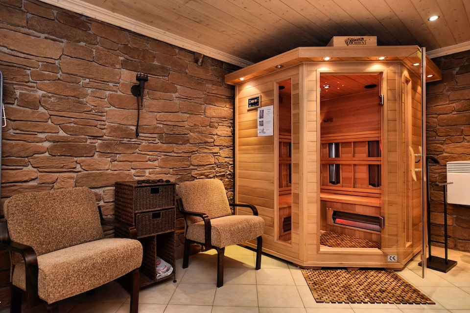 Casa en Houffalize con Jacuzzi, Houffalize
