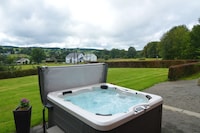 Cottage in Petite Langlire with bubble bath