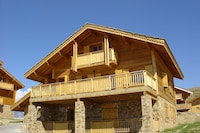 Family Chalet w/ Fireplace