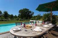Villa con piscina e animali domestici ammessi