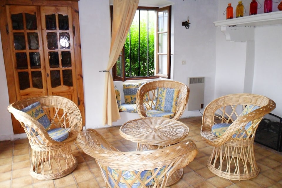 Casa en Villeneuve cerca de la playa río, Villeneuve-d'Allier