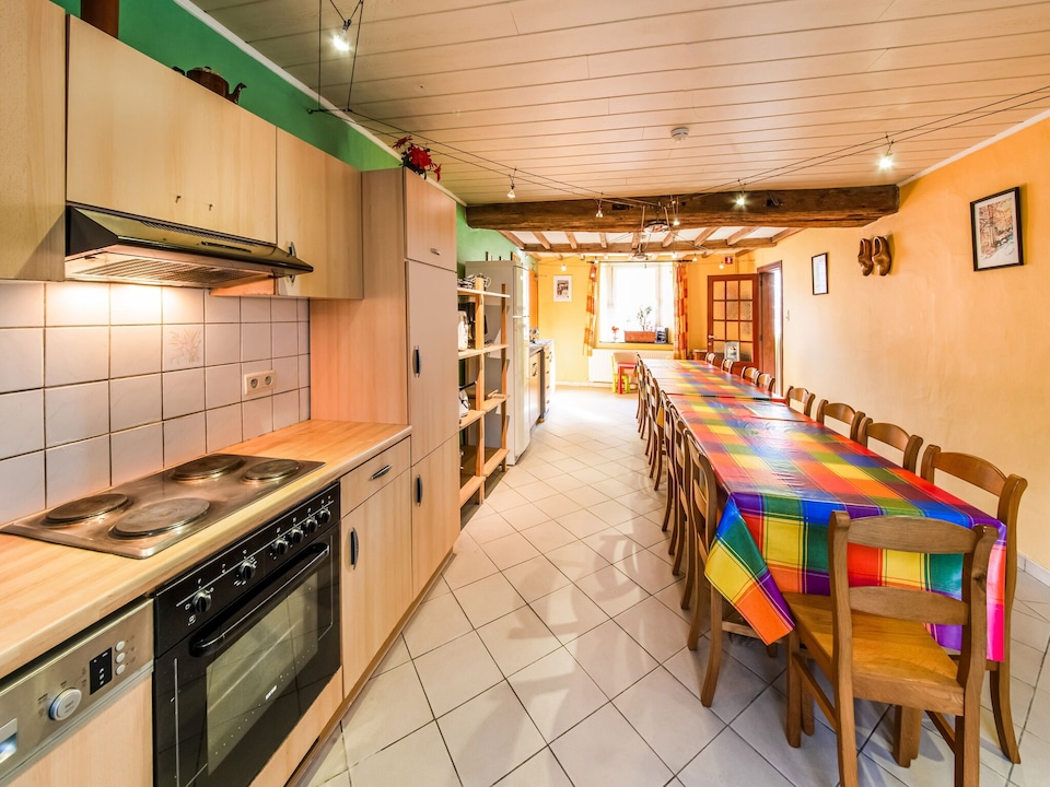 Forestside Escape for 15 Guests, Saint-Hubert