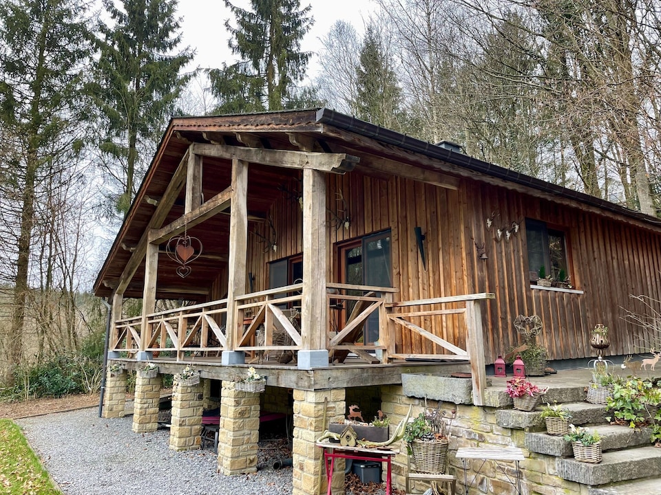 Romantic Villa with Spa, Saint-Hubert
