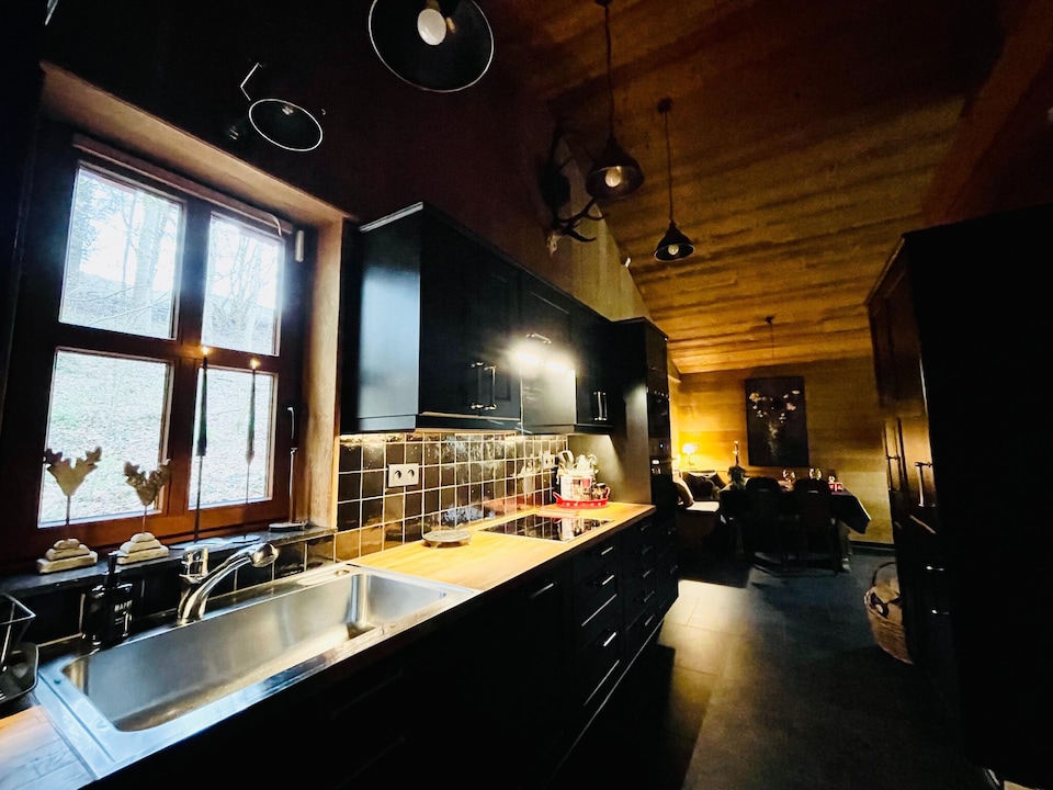 Romantic Villa with Spa, Saint-Hubert