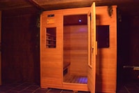 Ferienhaus mit Tischfußball und Garten