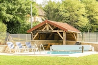 Vakantiehuis in Cressensac met Zwembad