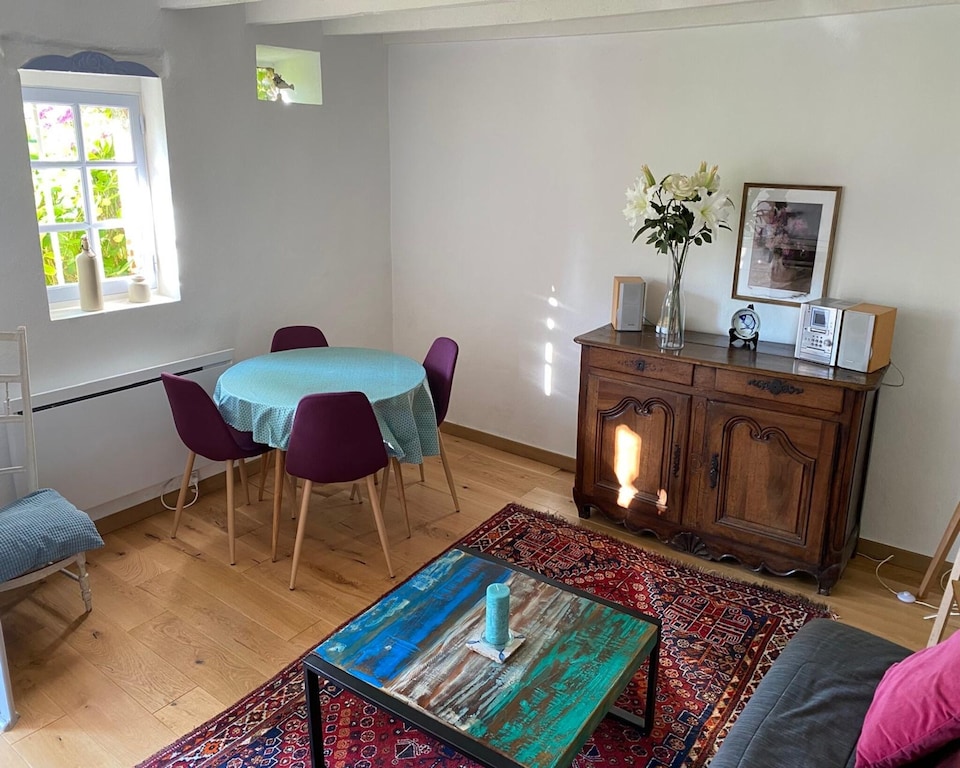 Holiday home in Houtteville with garden, Picauville