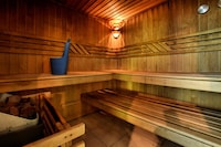 Chalet in Odeigne met privézwembad en sauna