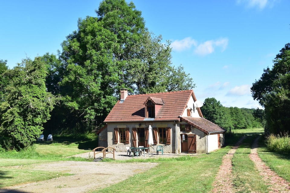 Casa en Isenay cerca de lago y bosque, Isenay