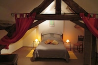 Holiday Home in Isenay near Lake and Forest