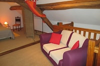 Holiday Home in Isenay near Lake and Forest