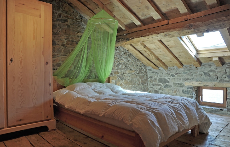 Villa in Ayguatébia-Talau with Garden & BBQ, Ayguatébia-Talau