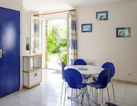 Stenen huis bij Les Godelins, Goëlo-kust