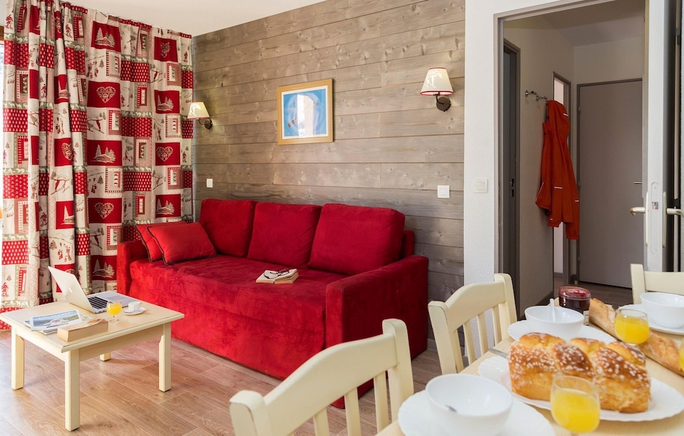 Apartment in Valmeinier with Valley Views, Valmeinier