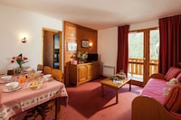 Chalet-style apartment