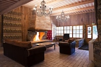 Chalet in Les Arcs mit Pool und Sauna