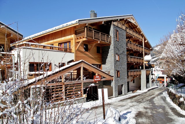 Chatel Ski Apt Near Gondola