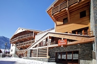 Chatel Ski Apt Near Gondola