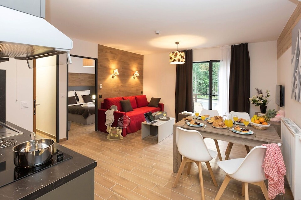 Apartment in France with Heated Pool & Wellness, Chamonix-Mont-Blanc