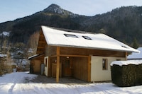 Chalet in Saint-Jean near Ski Lift