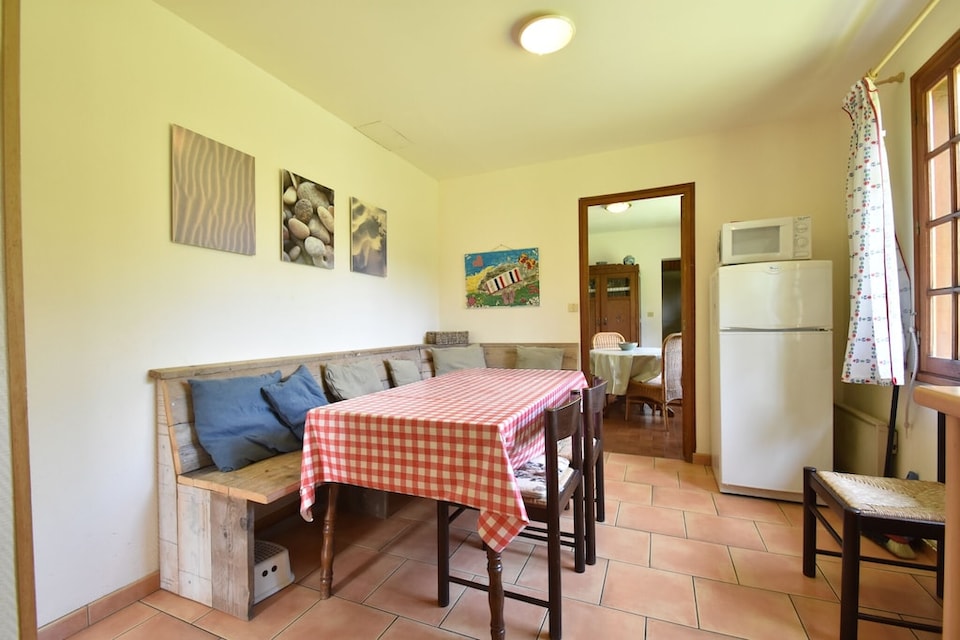 Bungalow in France near Castle & Hiking Trails, Saint-Pierre-le-Vieux