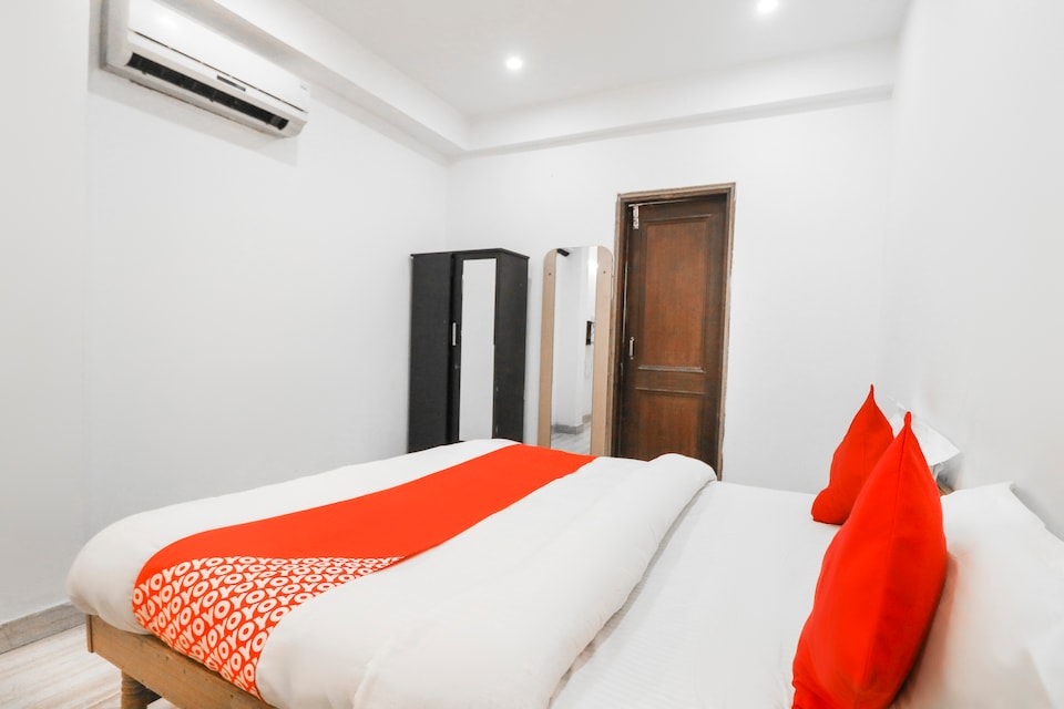 OYO 71630 White Home Atay, Noida Industrial Area Mamura, Noida