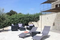 Villa im Lubéron mit Salzwasserpool