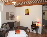 Ferienhaus in Lacoste mit Pool