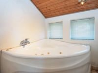 8 person holiday home in Juelsminde-By Traum