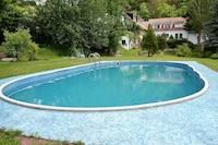 Huis in Bechyně met Zwembad en Fietsen