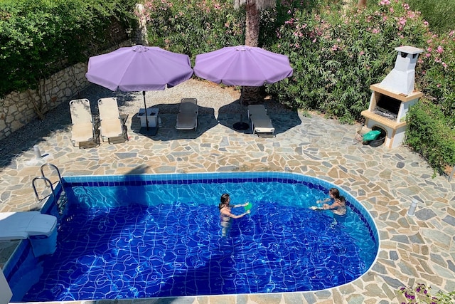 Villa in Loutra mit Meerblick und Sandstrand, Loutra