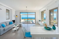 Villa in Rhodes with Infinity Pool