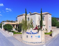 Villa in Nopigia mit Garten