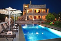 Confortevole villa con piscina a Kondomari