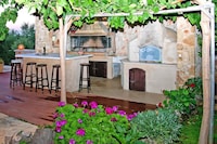Confortevole villa con piscina a Kondomari