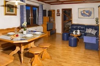 Vakantiehuis Kozji Vrh met Sauna en Uitzicht