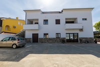 Acogedor Apartamento en Malinska cerca del Mar