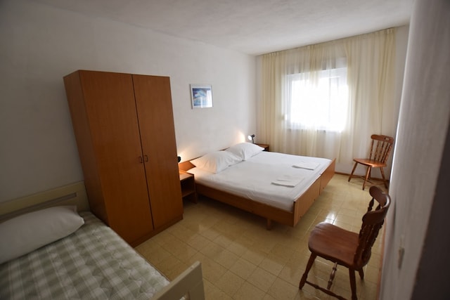 Ruim appartement met terras, Pag